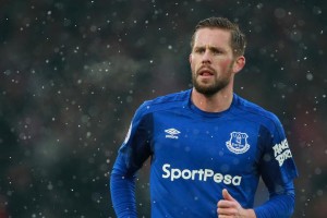 世界杯2026-拉齐奥式绞杀，当意大利链式防守扼住西班牙咽喉，劳塔罗化身致命尖刀